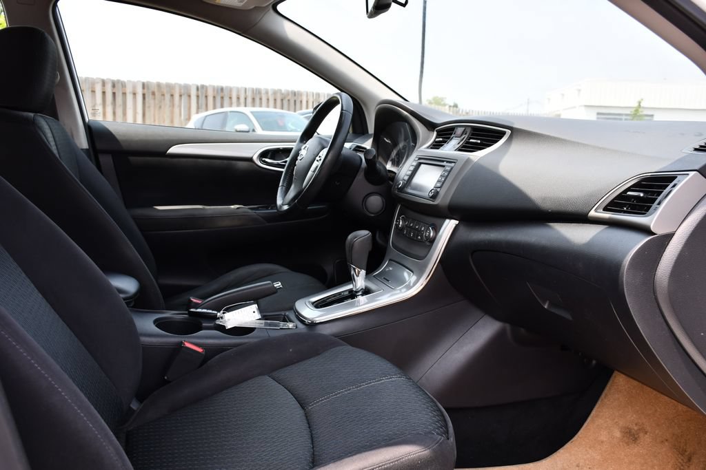 Used 2014 Nissan Sentra SR w/ Premium Package FWD image 33