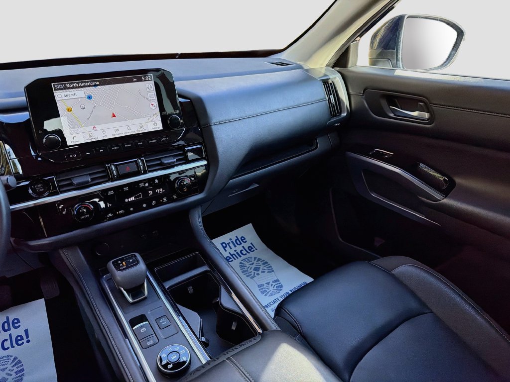 Used 2025 Nissan Pathfinder SL AWD/4WD image 25
