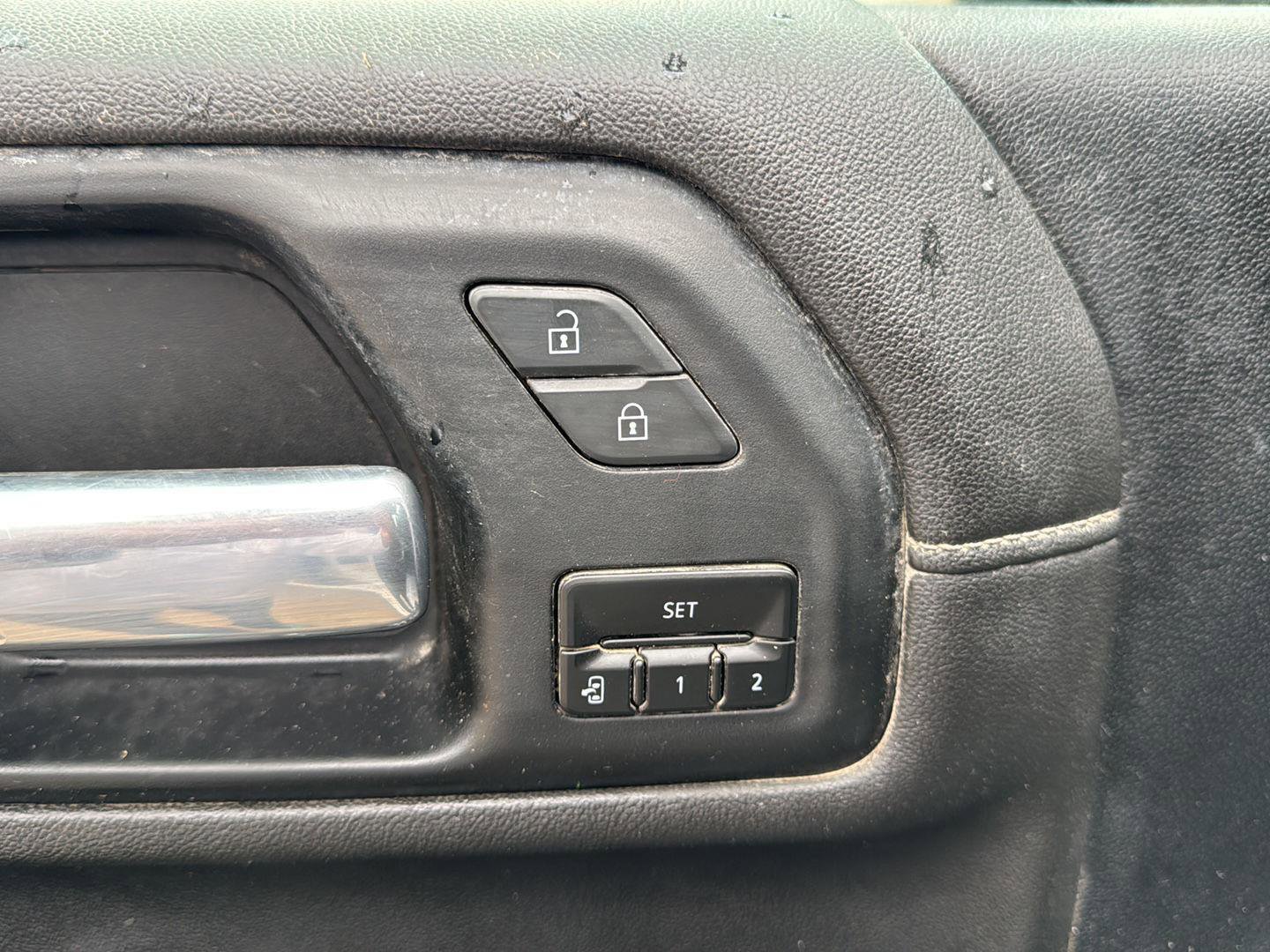 Used 2021 Chevrolet Silverado 3500 LTZ w/ LTZ Convenience Package image 12