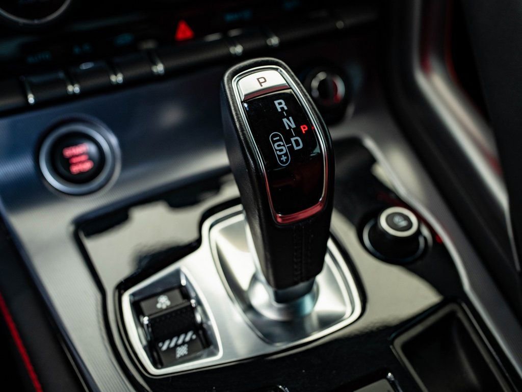 Used 2022 Jaguar F-TYPE R image 31