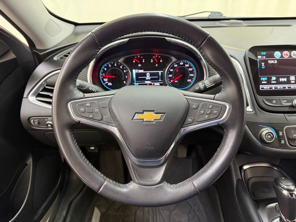 Used 2018 Chevrolet Malibu LT FWD image 21