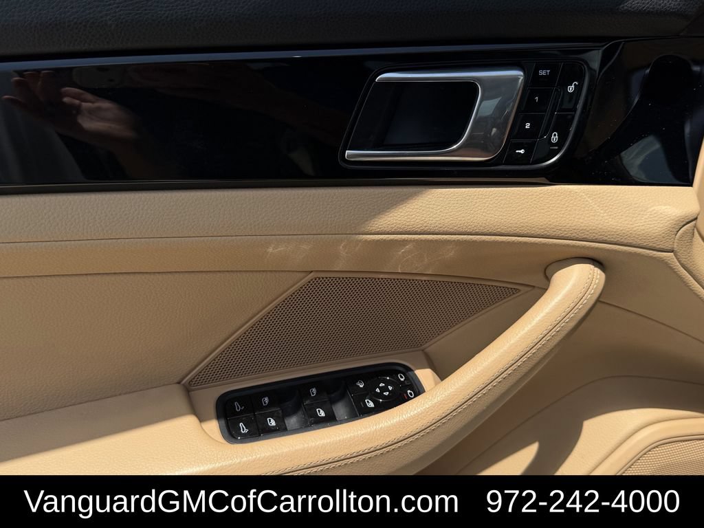 Used 2018 Porsche Panamera RWD image 25