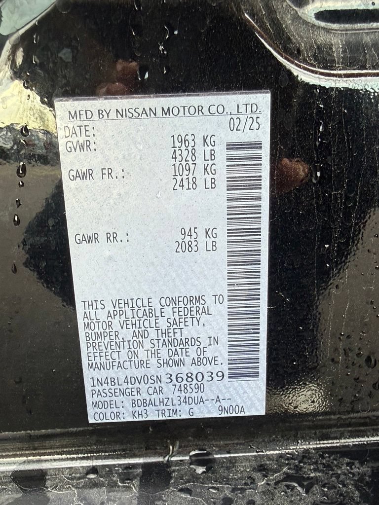Used 2025 Nissan Altima 2.5 SV FWD image 32
