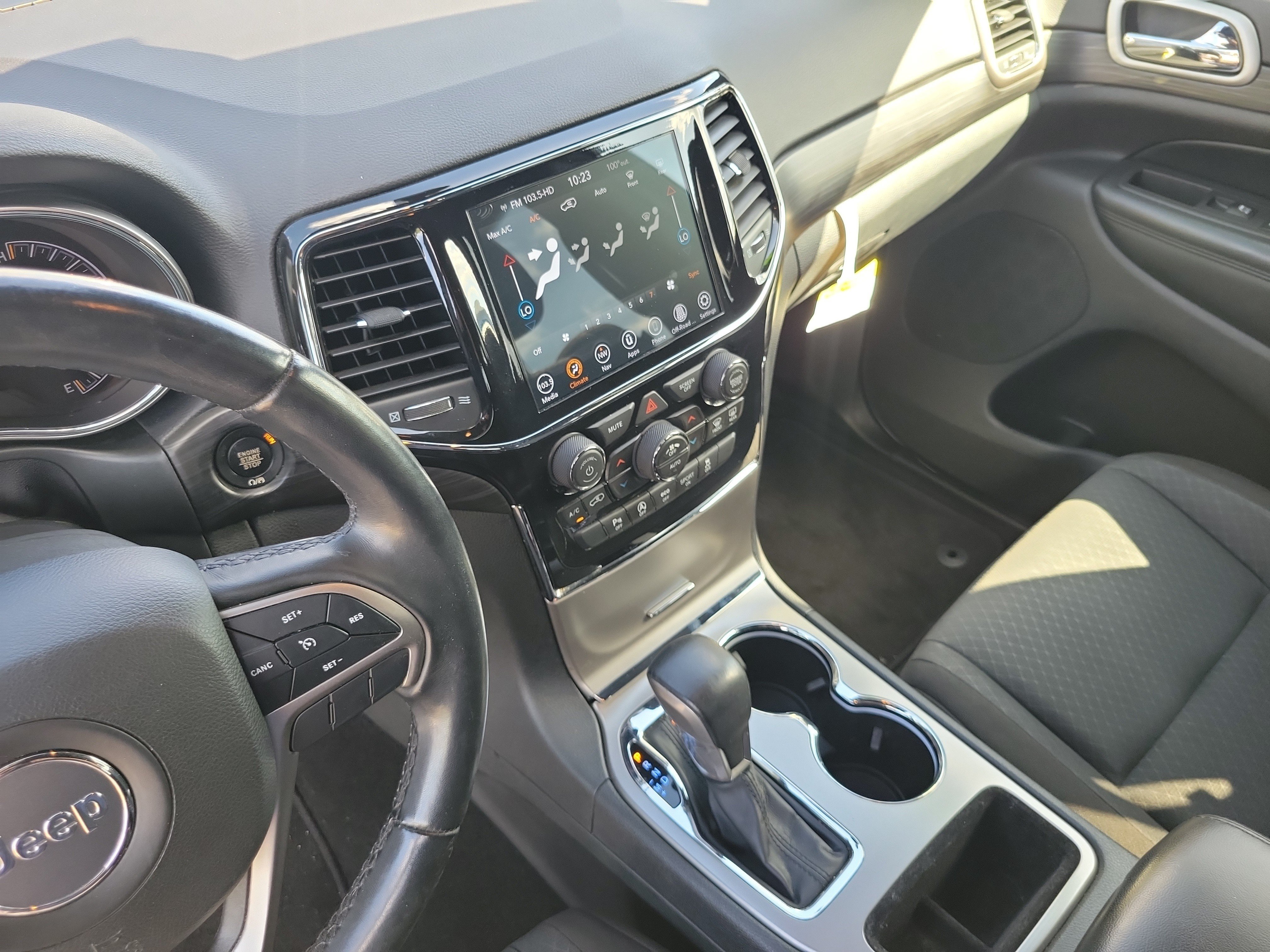 Used 2022 Jeep Grand Cherokee Laredo E AWD/4WD image 26