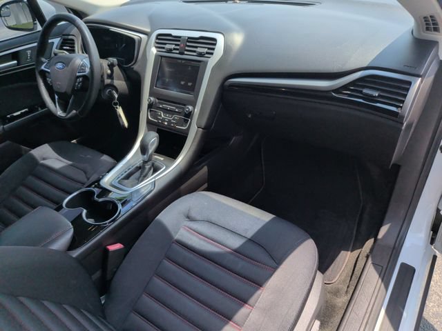 Used 2016 Ford Fusion SE FWD image 17