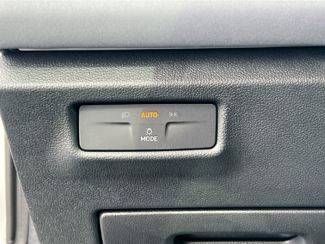 New 2026 Volkswagen Tiguan SE AWD/4WD image 9