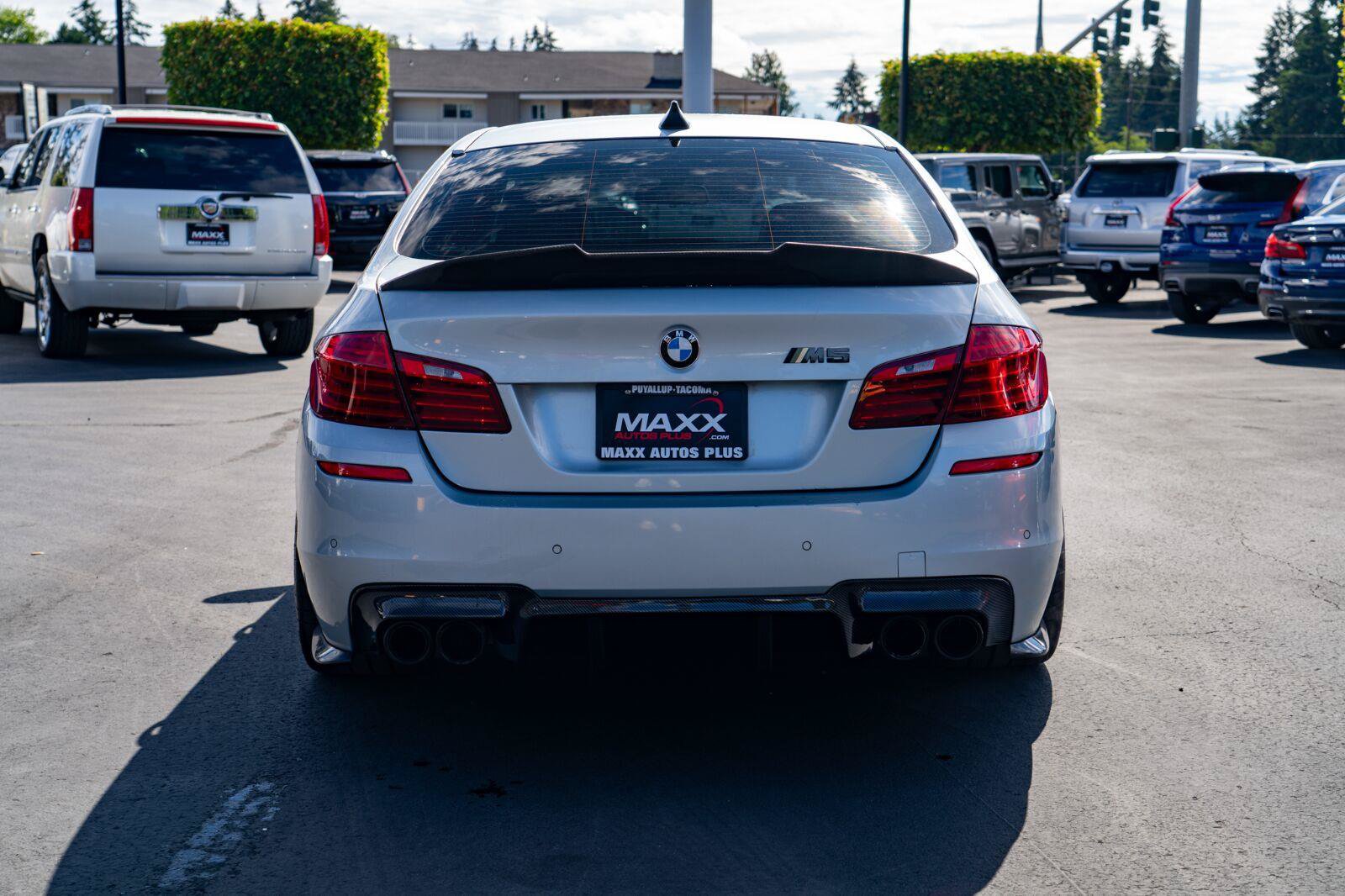 Used 2014 BMW M5 RWD image 9