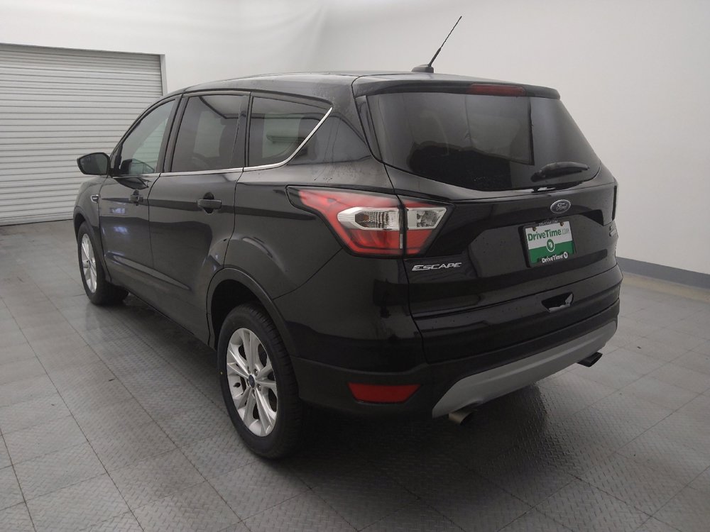 Used 2017 Ford Escape SE image 5