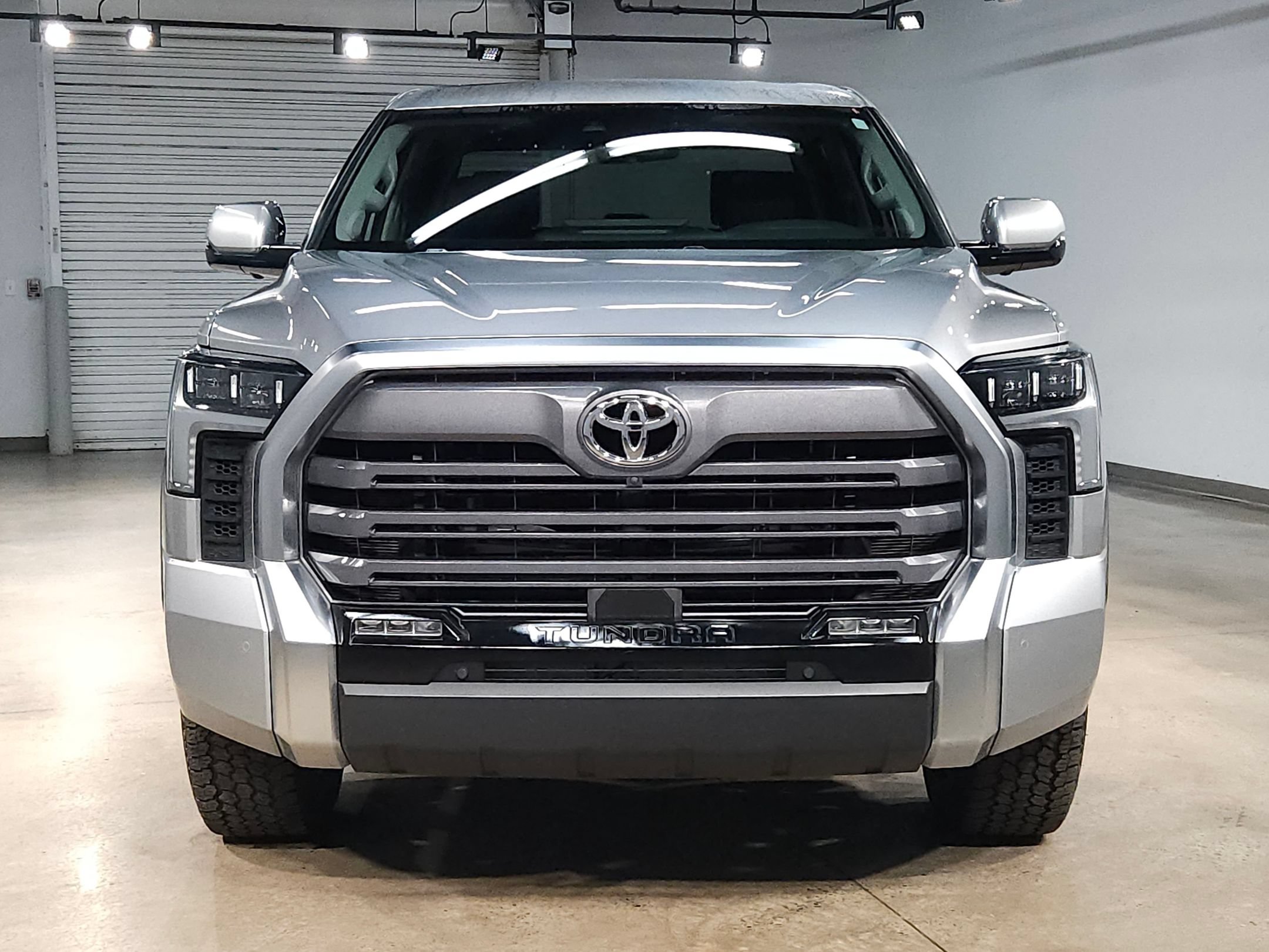 Used 2024 Toyota Tundra Limited AWD/4WD image 2