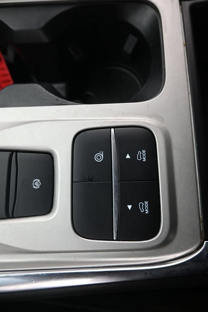 Used 2023 Ford Explorer Limited w/ Equipment Group 301A RWD image 34