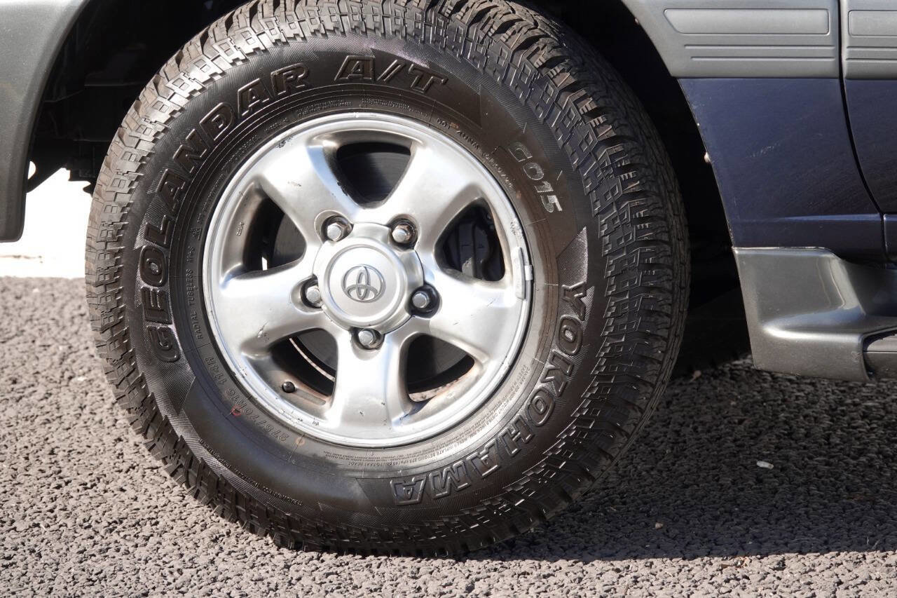 Used 2002 Toyota Land Cruiser AWD/4WD image 47