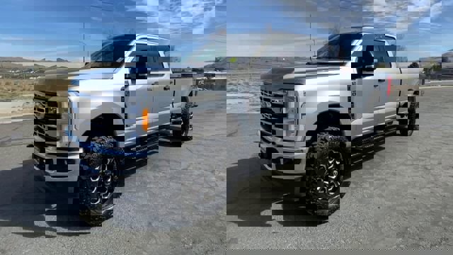 Used 2024 Ford F350 XLT image 4