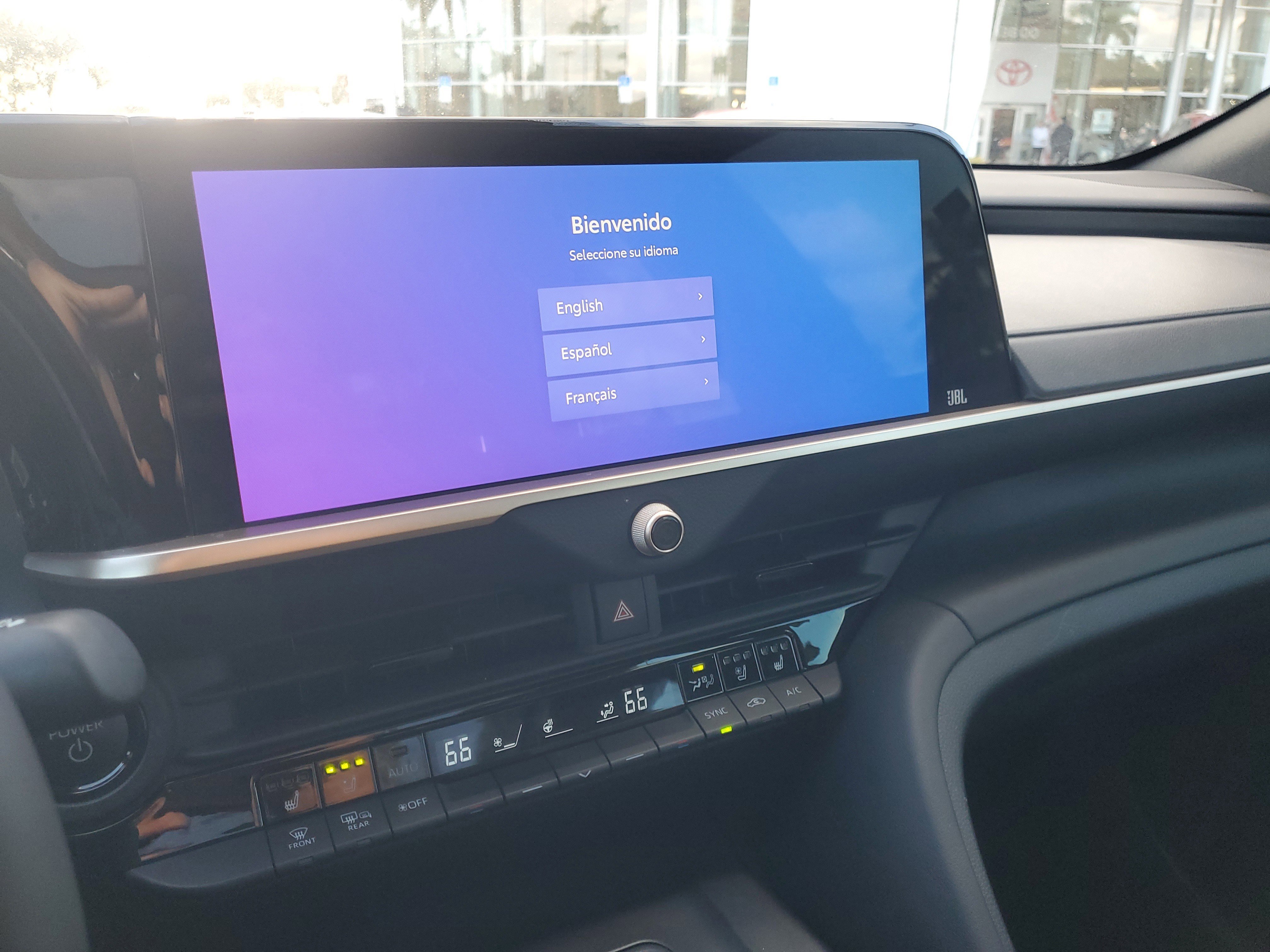 Used 2023 Toyota Crown Limited image 26