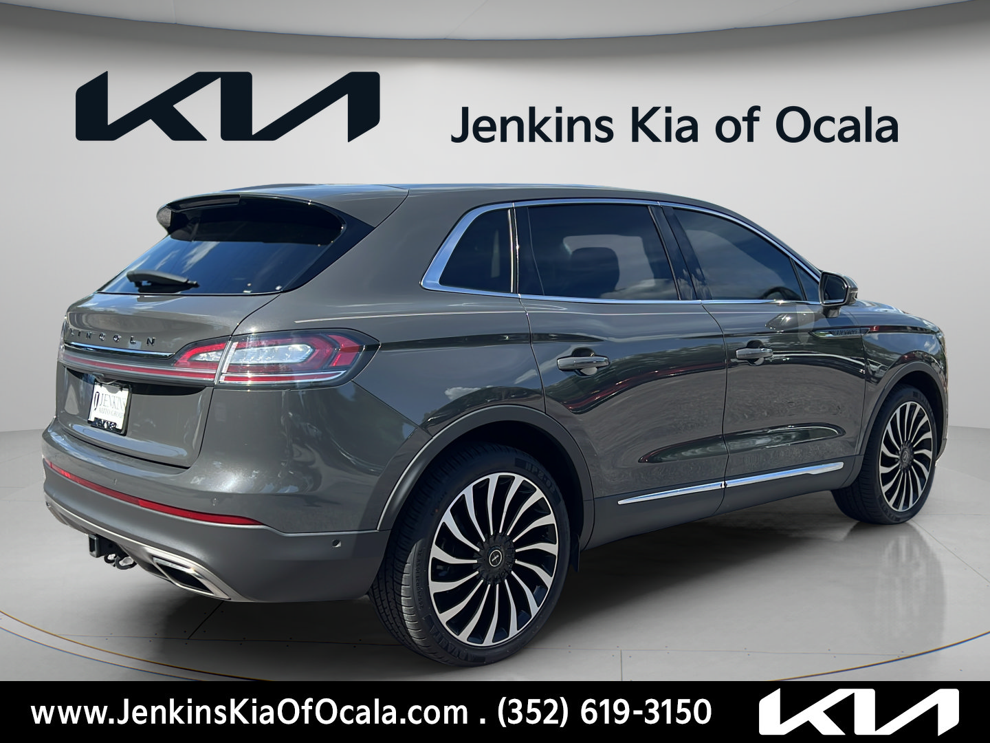 Used 2023 Lincoln Nautilus Black Label w/ Class II Trailer Tow Package AWD/4WD image 3