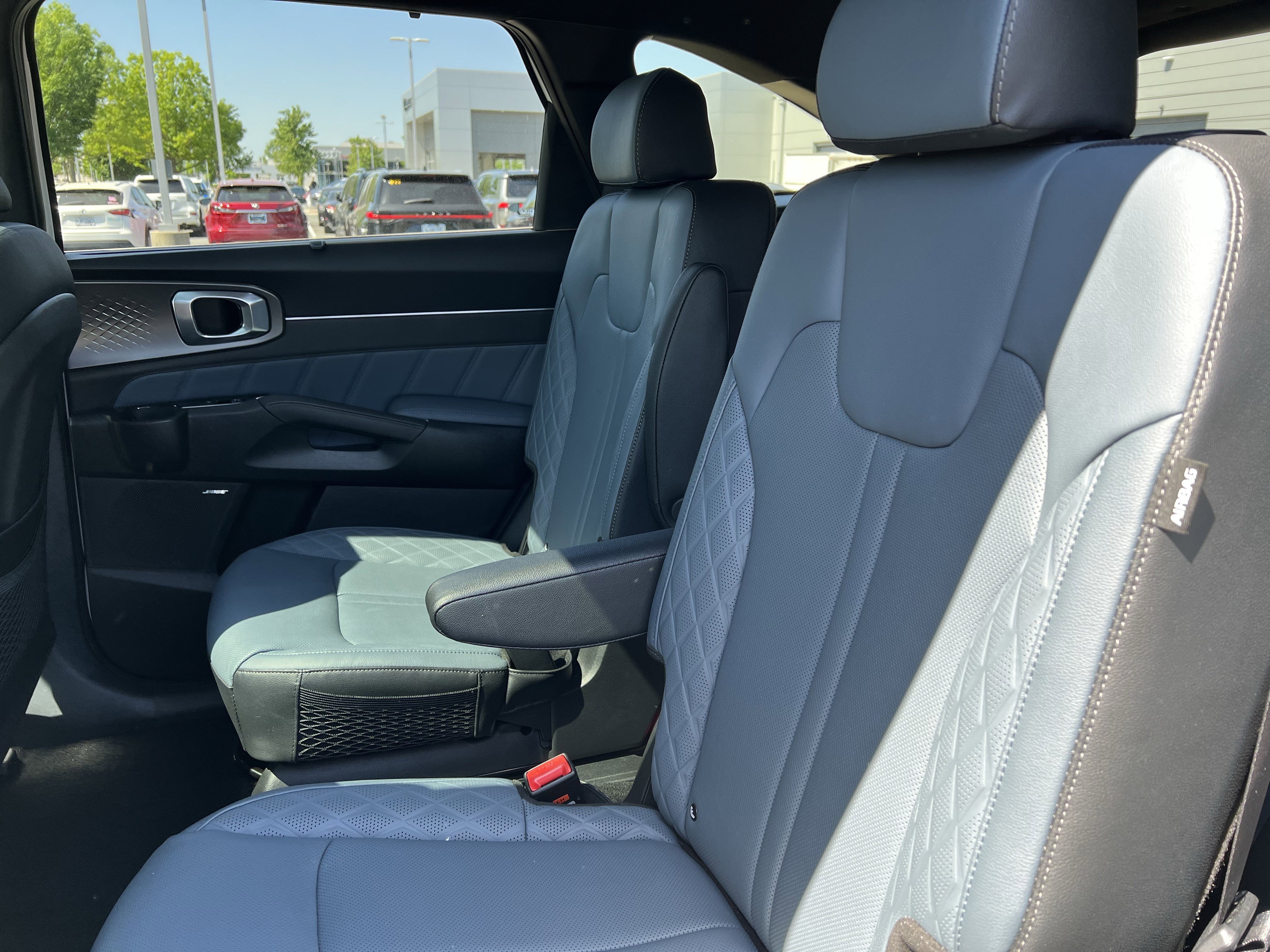 Used 2025 Kia Sorento SX Prestige AWD/4WD image 32