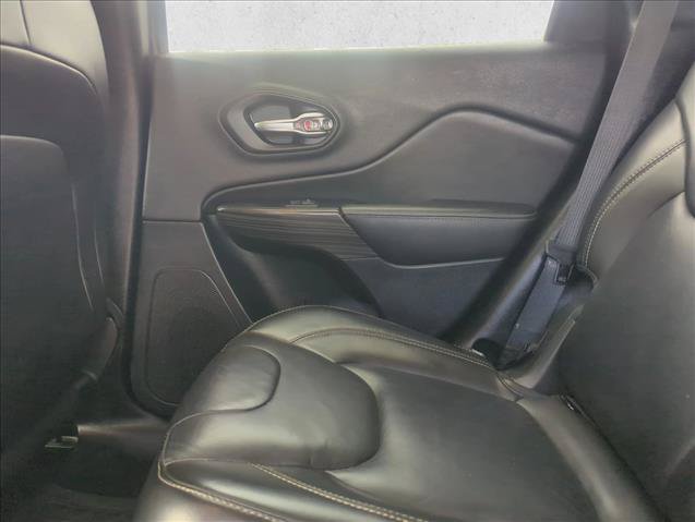 Used 2017 Jeep Cherokee Limited FWD image 19
