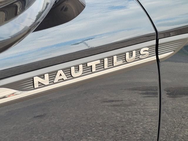 Used 2021 Lincoln Nautilus Reserve w/ Equipment Group 202A image 9