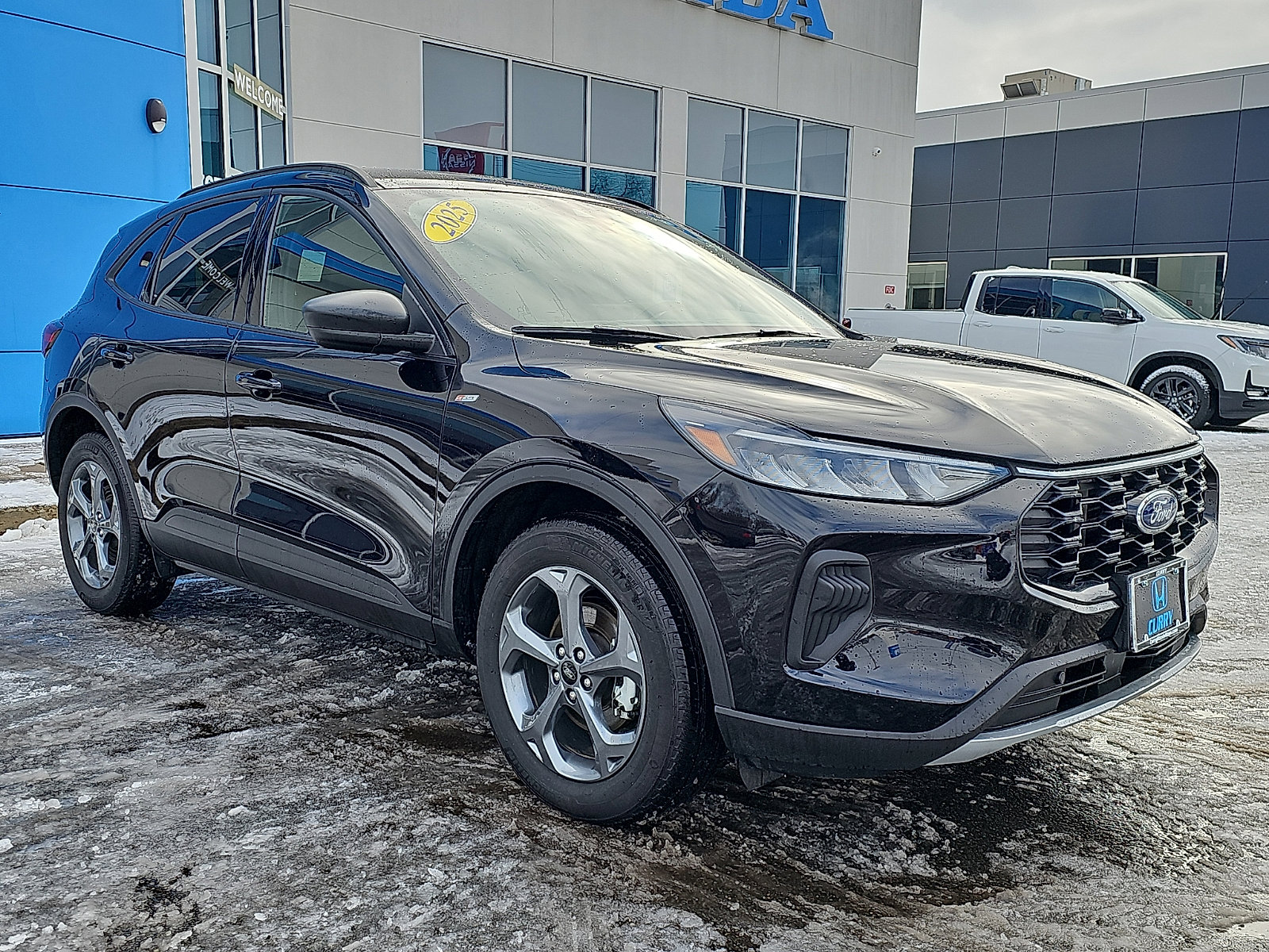 Used 2025 Ford Escape ST-Line image 3