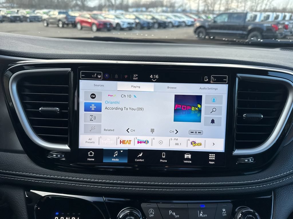 New 2026 Chrysler Pacifica Select AWD/4WD image 15