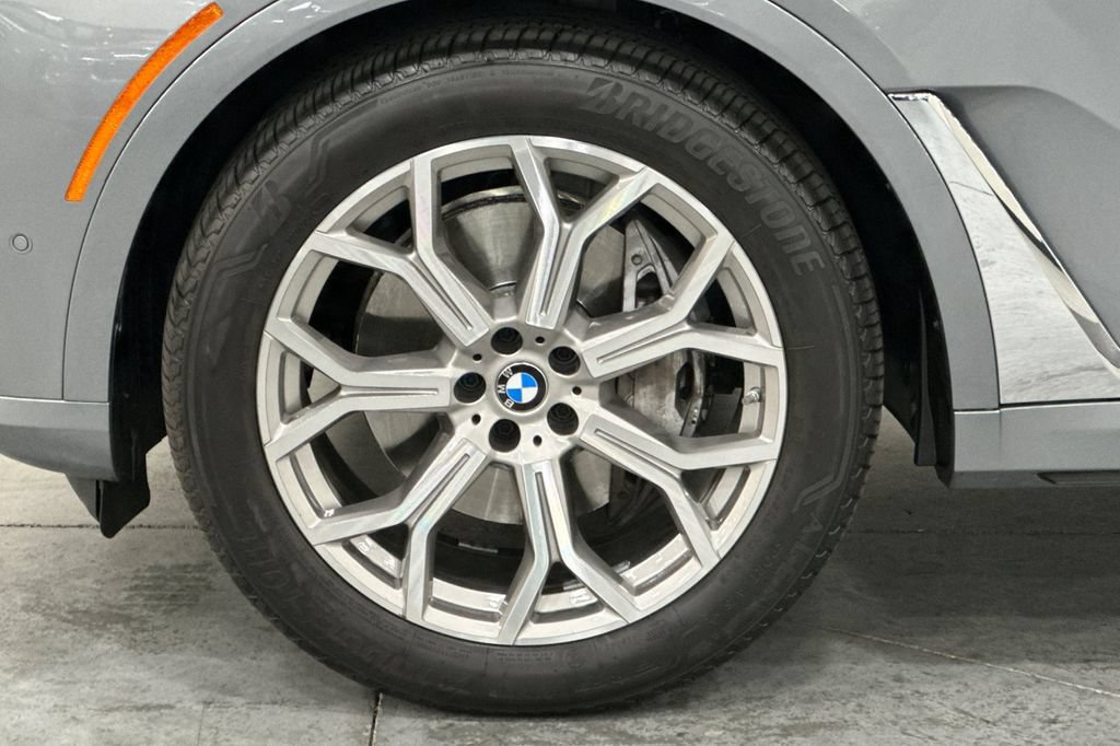 Used 2026 BMW X7 xDrive40i AWD/4WD image 35