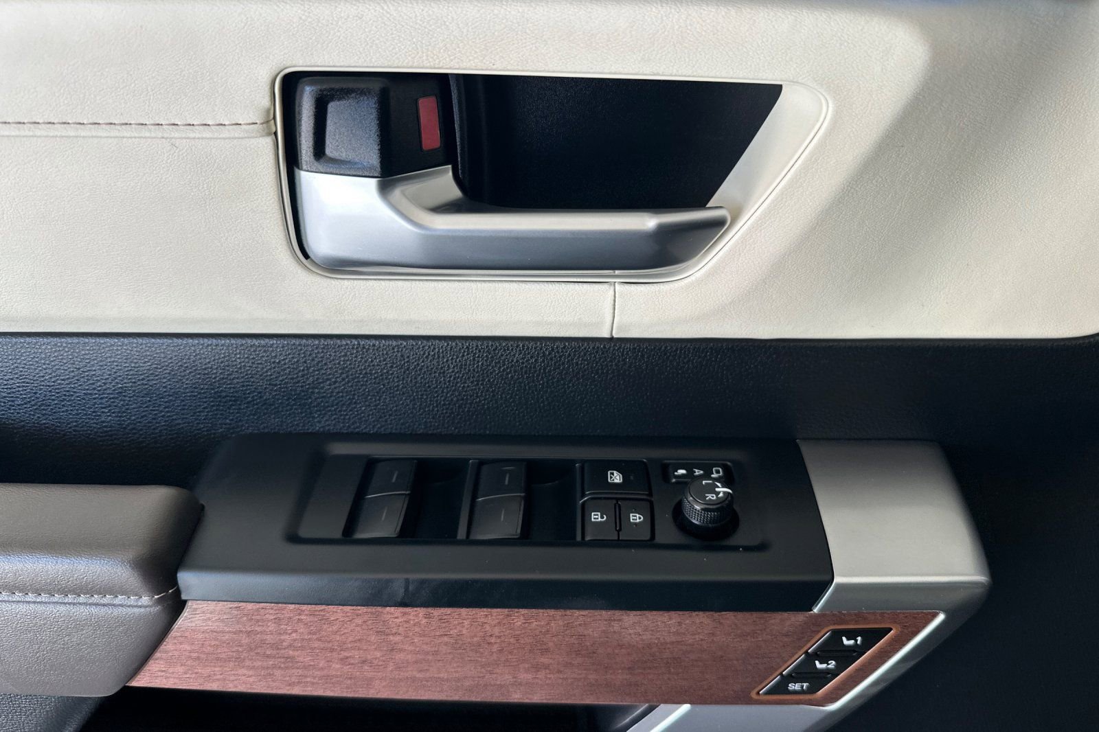 Used 2023 Toyota Tundra 1794 Edition image 10