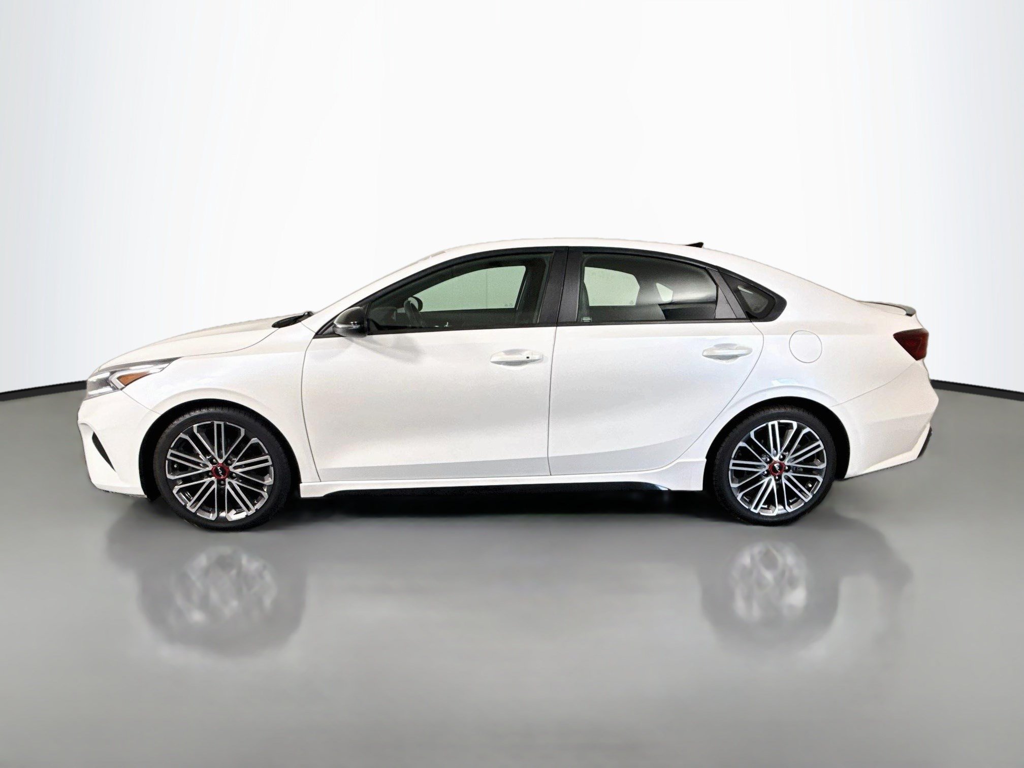 Used 2022 Kia Forte GT w/ GT Technology Package FWD image 6