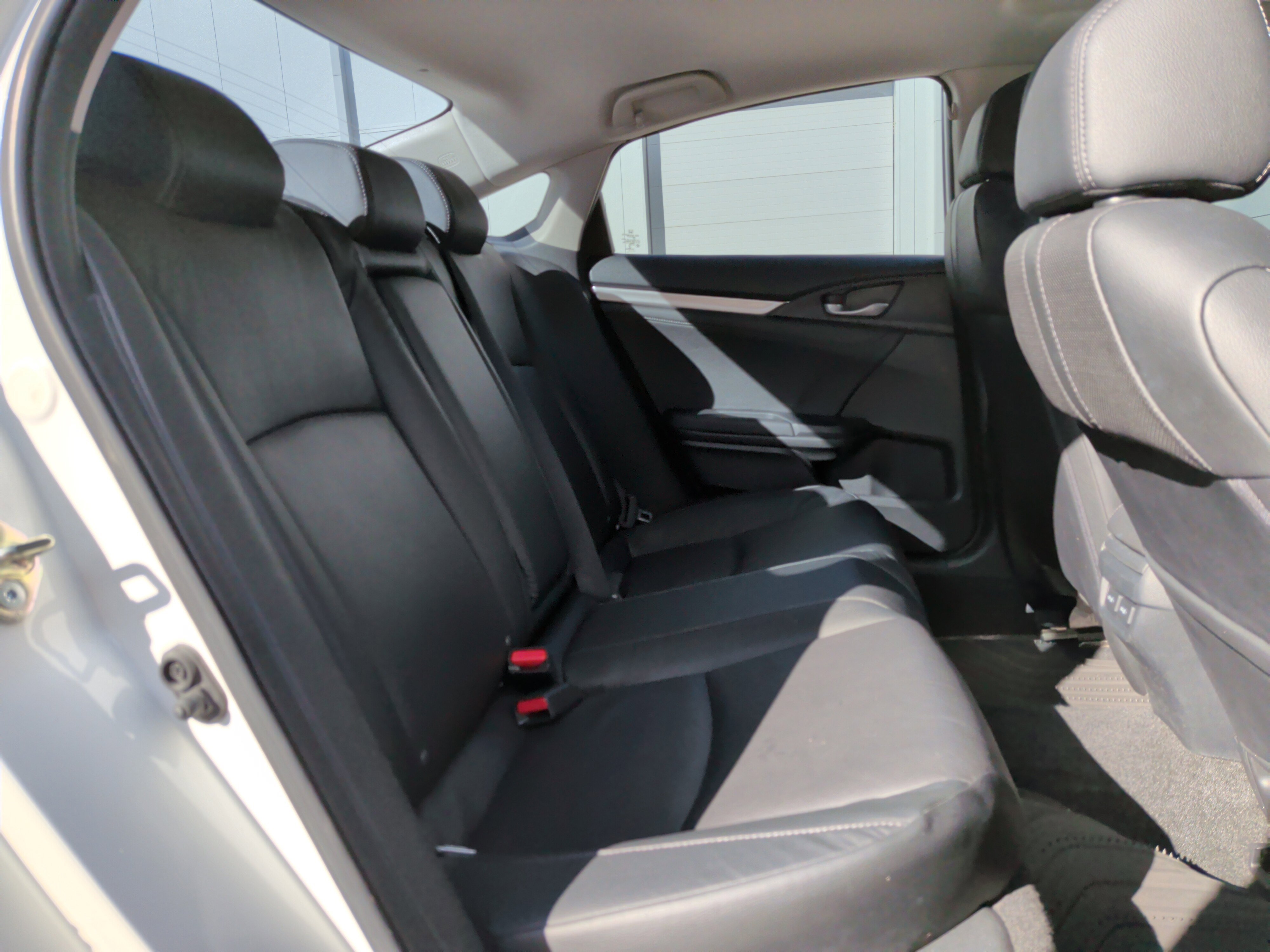 Used 2016 Honda Civic Touring image 32