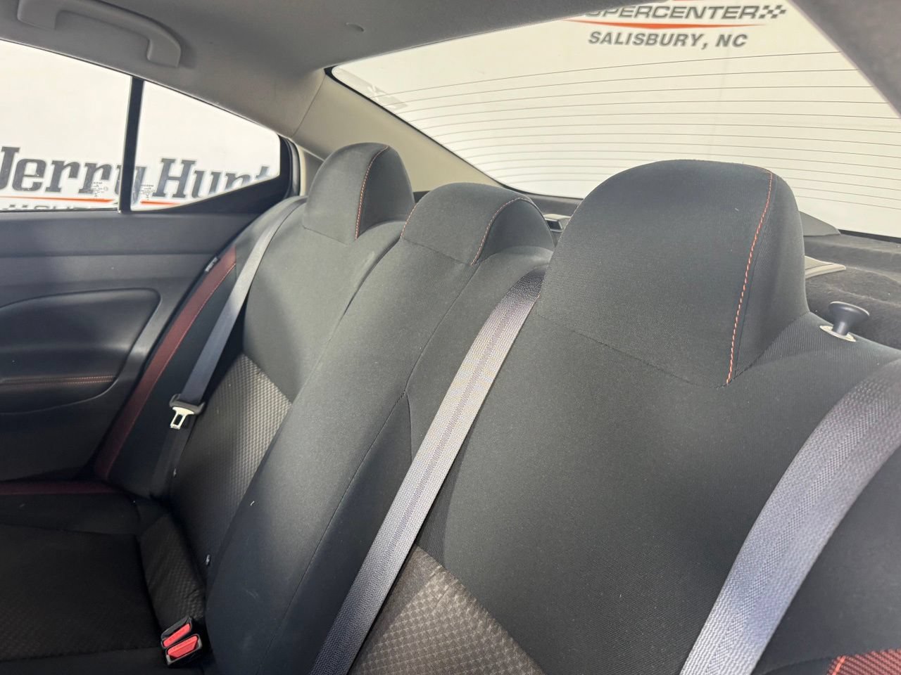 Used 2025 Nissan Versa SR FWD image 11