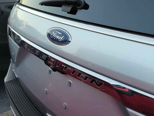 Used 2018 Ford Expedition Limited RWD image 4