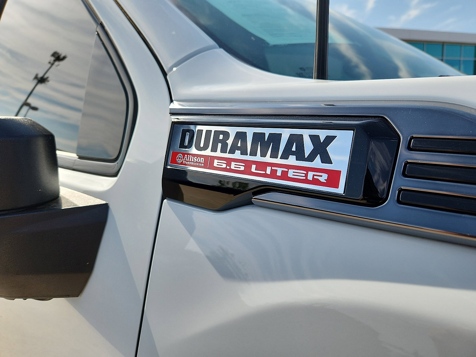 Used 2025 GMC Sierra 2500 AT4 image 10