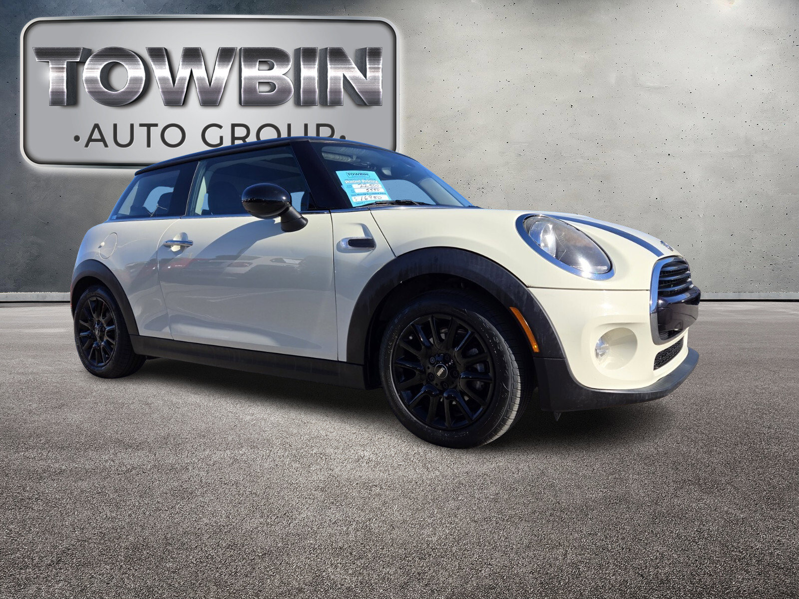 Used 2019 MINI Cooper 2-Door Hardtop image 2