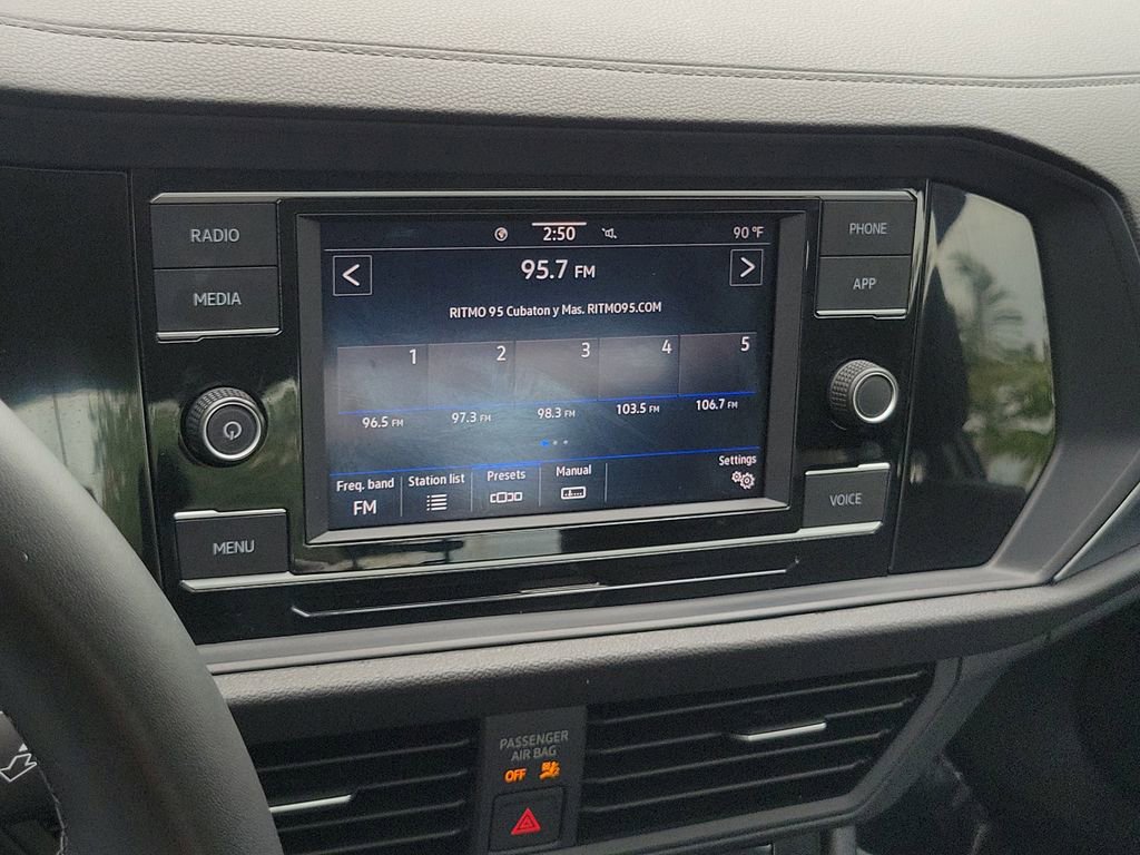 Certified 2023 Volkswagen Jetta SE FWD image 22