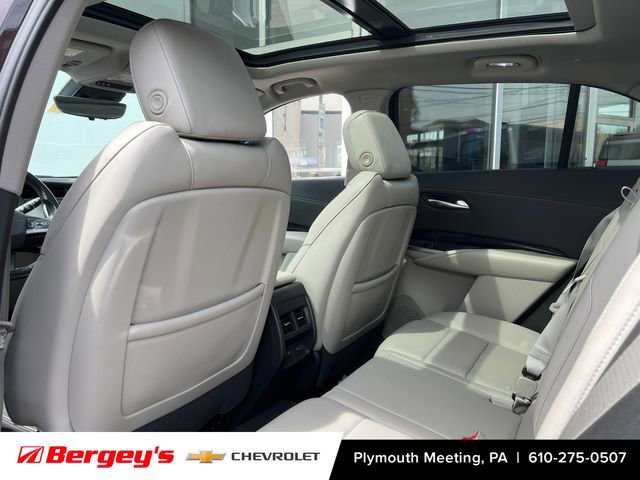 Used 2021 Cadillac XT4 Premium Luxury w/ Enhanced Visibility Package image 5