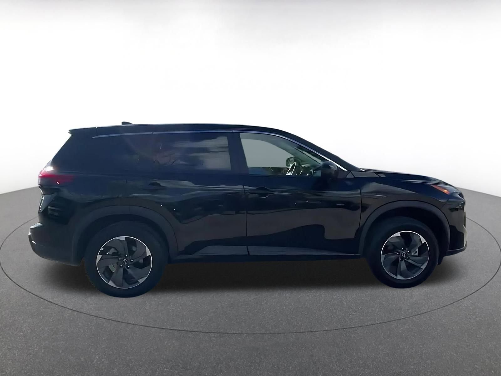 Used 2025 Nissan Rogue SV FWD image 15