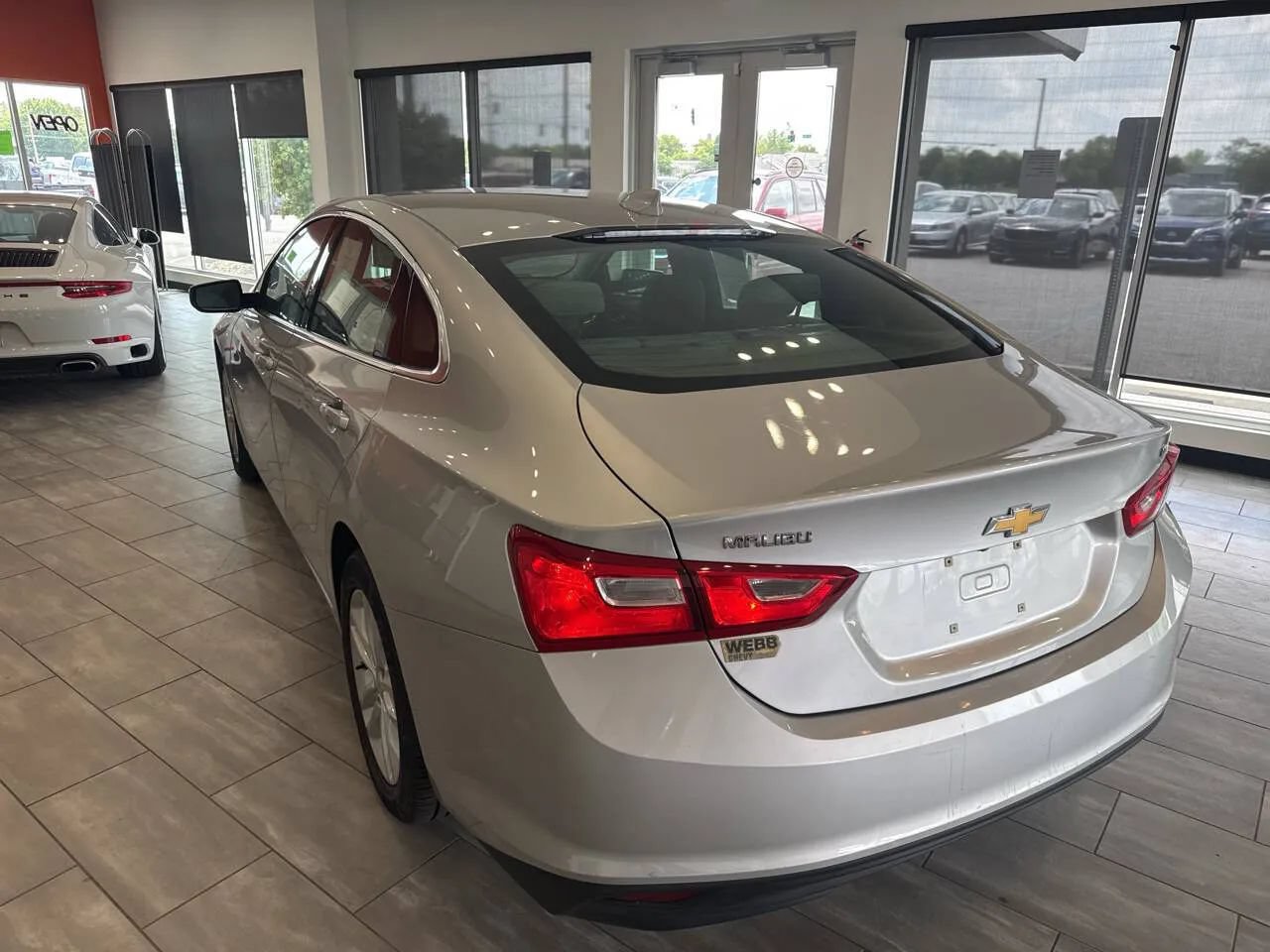 Used 2018 Chevrolet Malibu LT FWD image 15