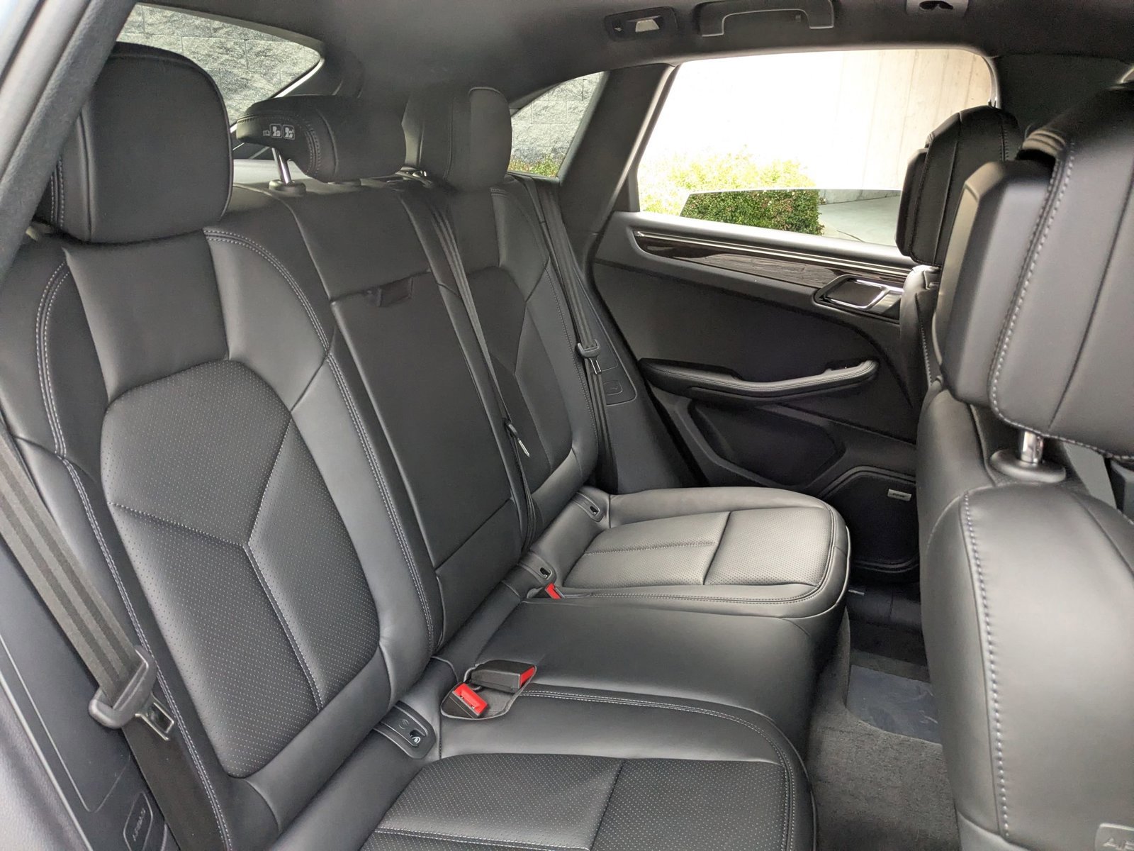 Certified 2026 Porsche Macan image 25