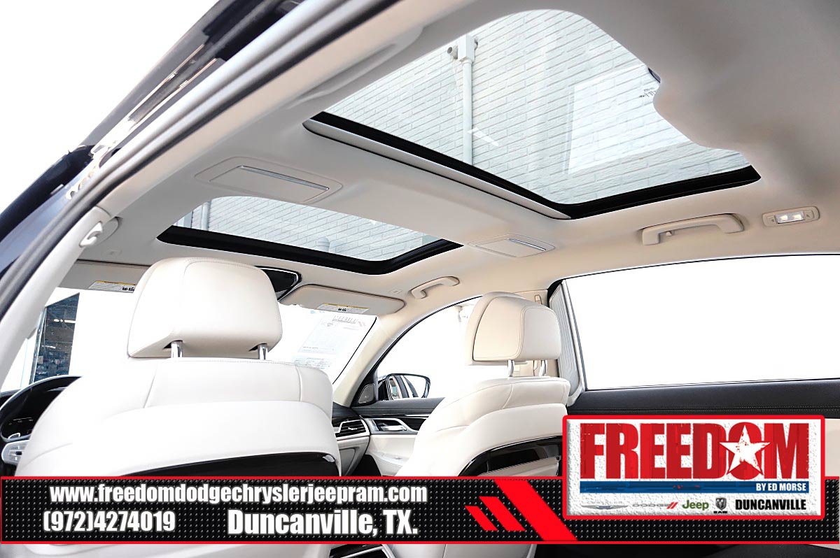 Used 2021 BMW 740i w/ Premium Package RWD image 37