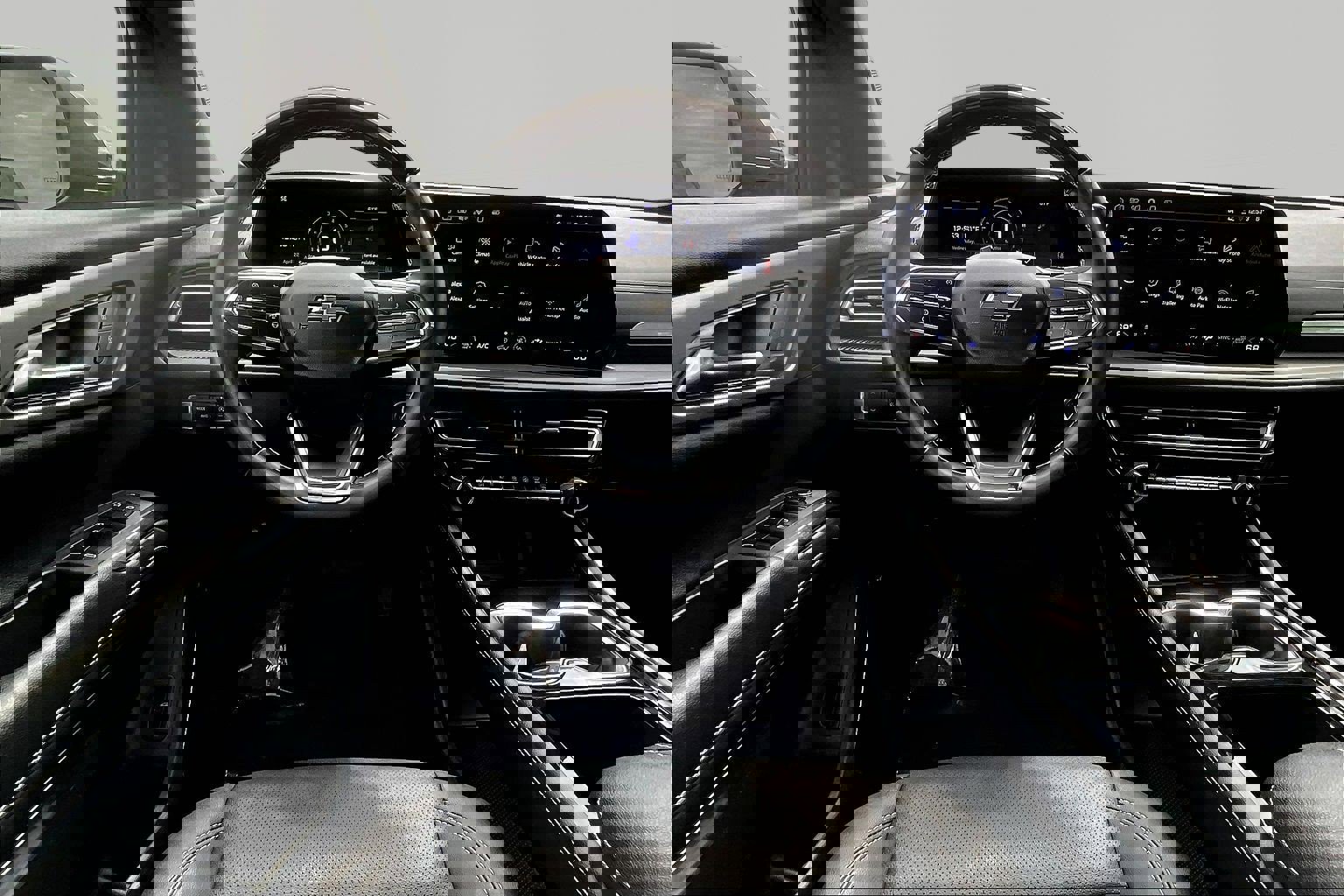 Used 2025 Chevrolet Traverse LT w/ Enhanced Driving Package AWD/4WD image 8