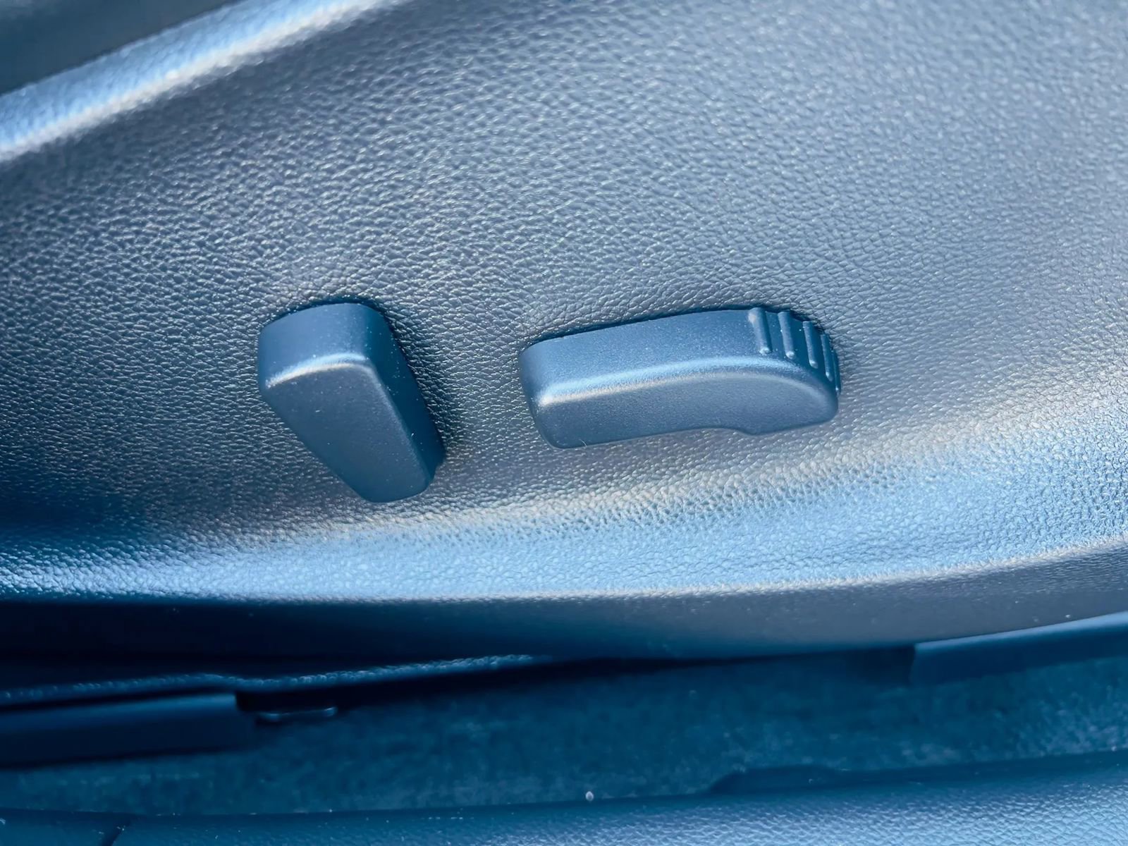 Used 2015 INFINITI QX70 3.7 image 16