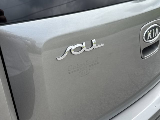 Used 2012 Kia Soul + FWD image 12
