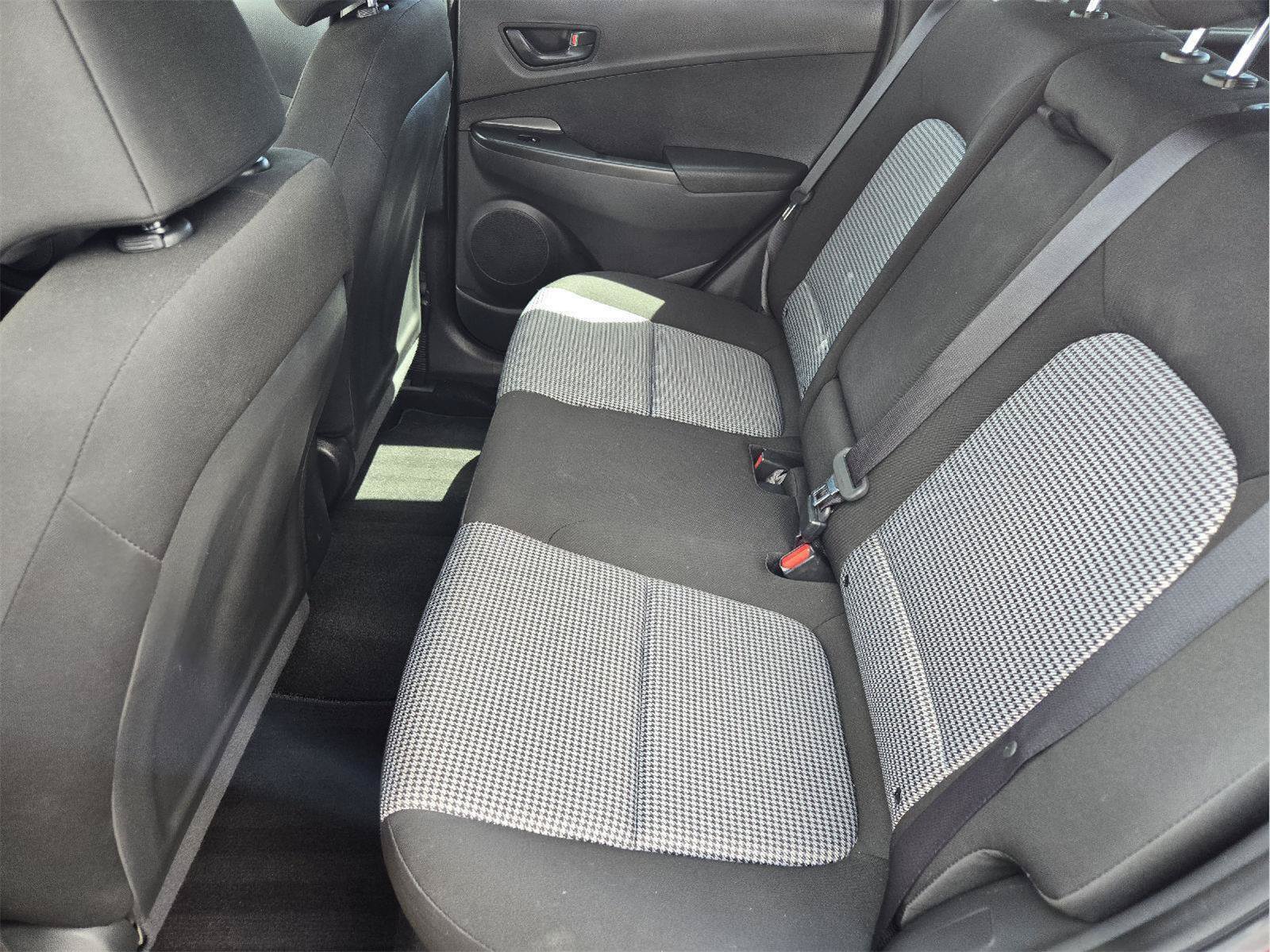 Used 2022 Hyundai Kona SE w/ Cargo Package FWD image 27