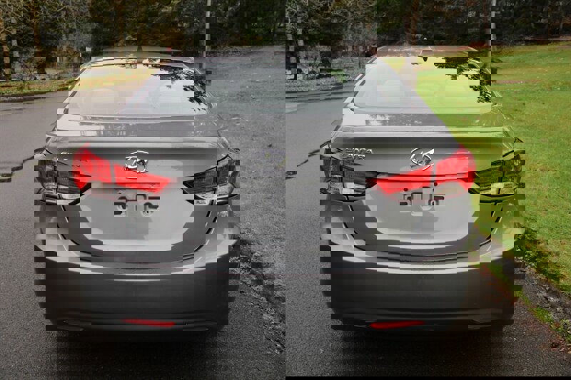 Used 2013 Hyundai Elantra GLS image 11