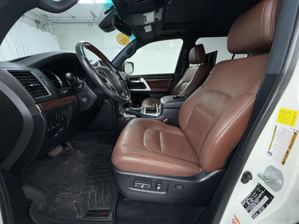 Used 2016 Toyota Land Cruiser AWD/4WD image 4