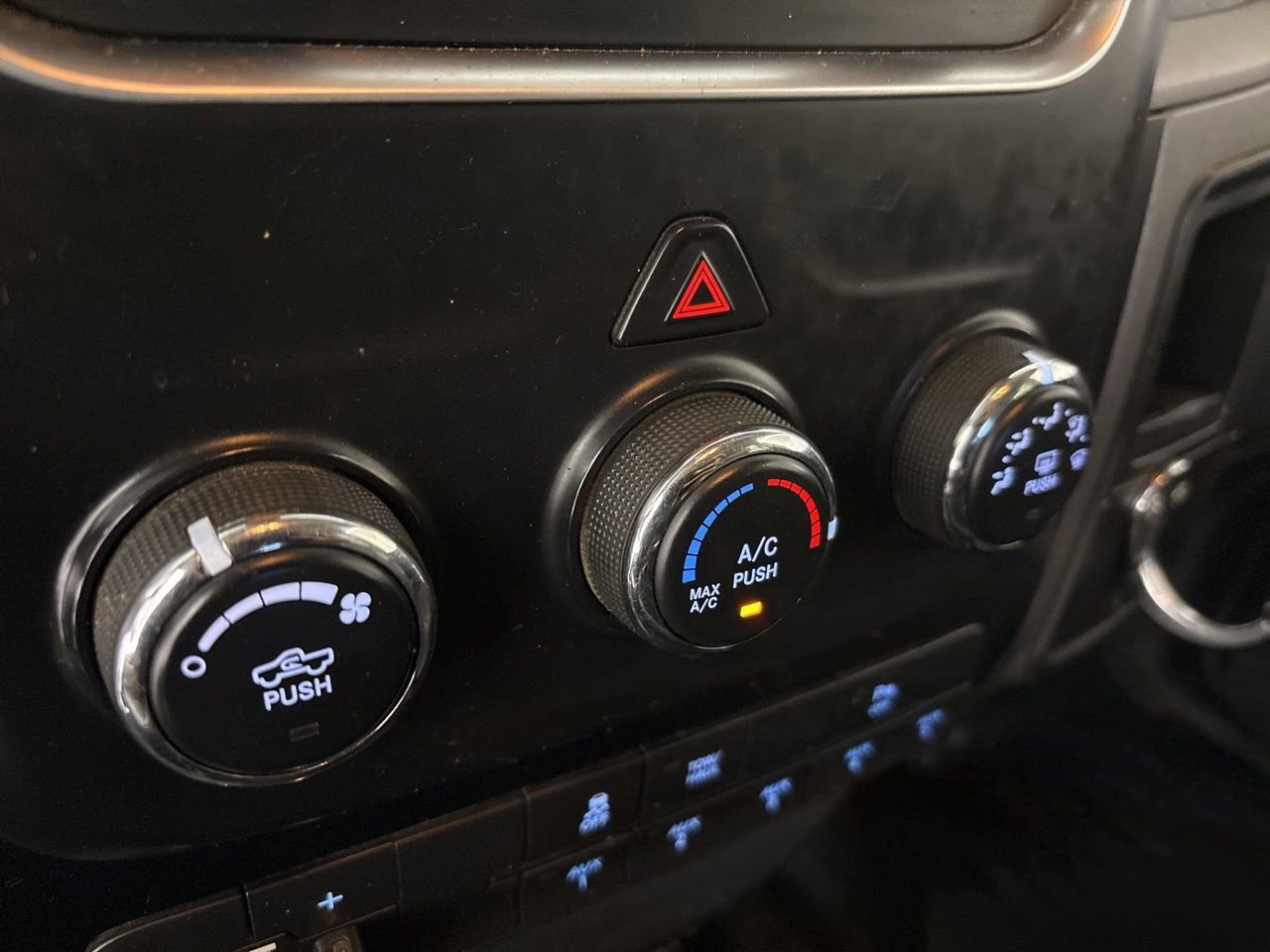 Used 2015 RAM 2500 Tradesman image 16