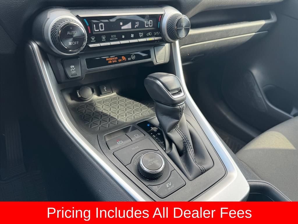 Used 2022 Toyota RAV4 SE AWD/4WD image 19