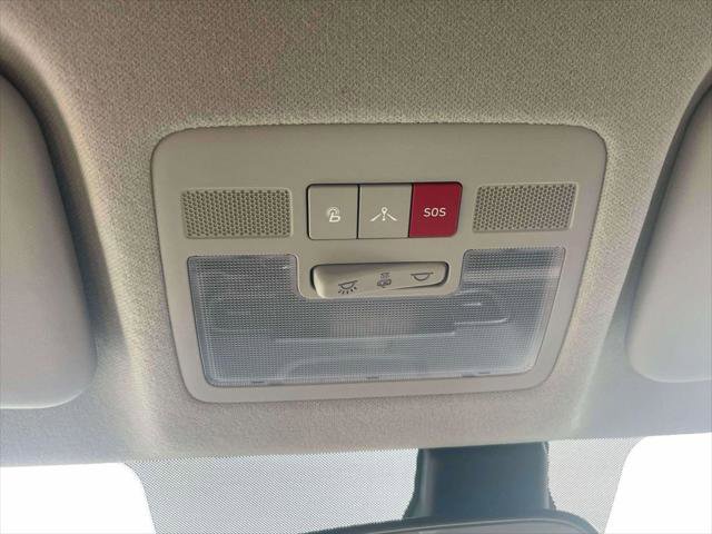 Certified 2023 Hyundai Venue Limited FWD image 30