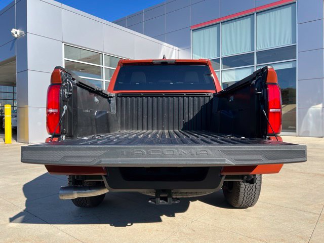 Used 2025 Toyota Tacoma TRD Off-Road AWD/4WD image 32