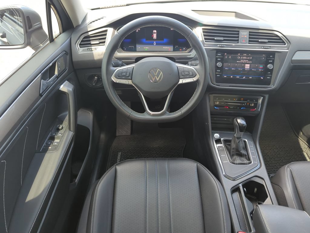 Certified 2023 Volkswagen Tiguan SE w/ Panoramic Sunroof Package FWD image 14