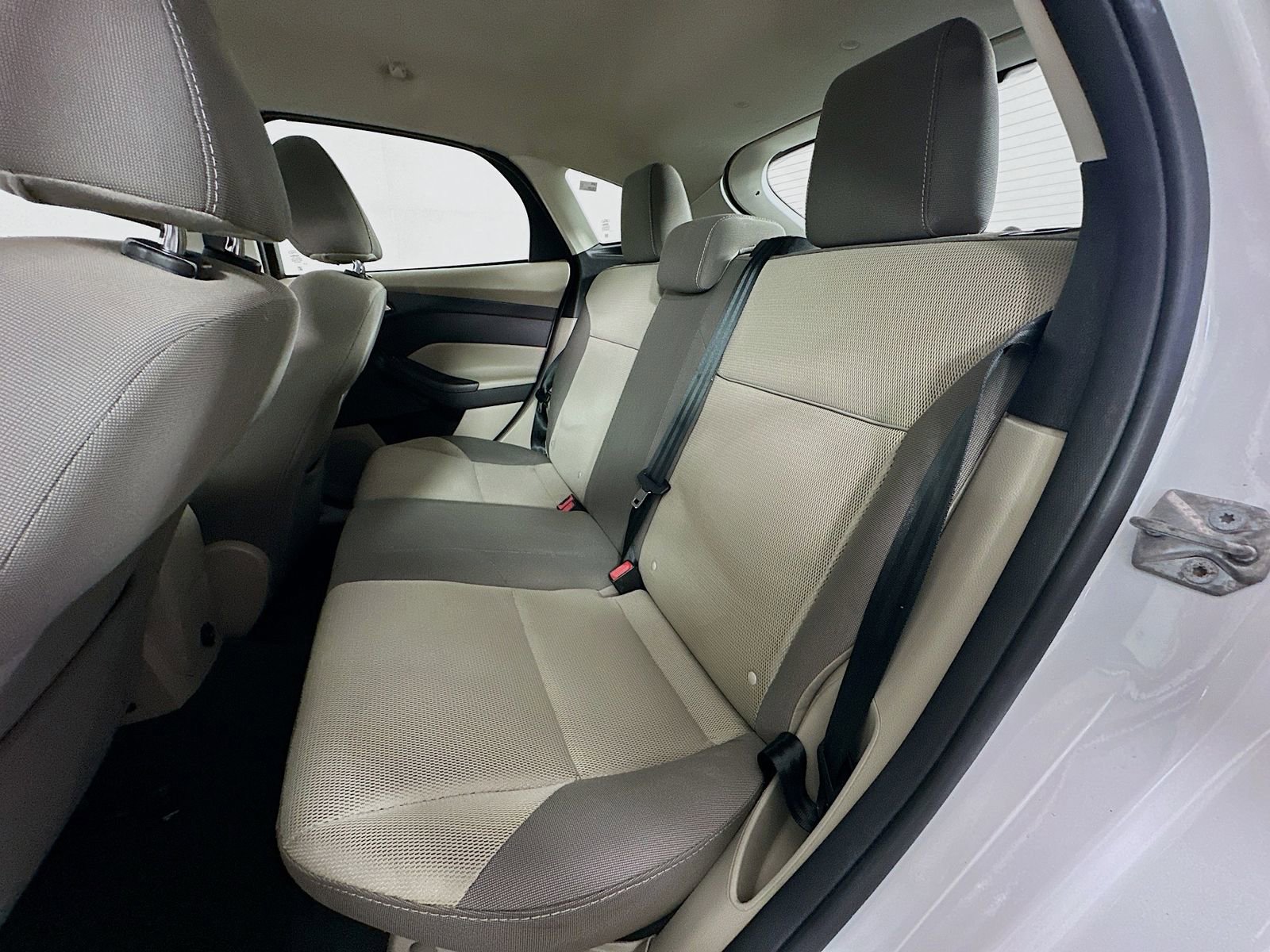 Used 2014 Ford Focus SE FWD image 21