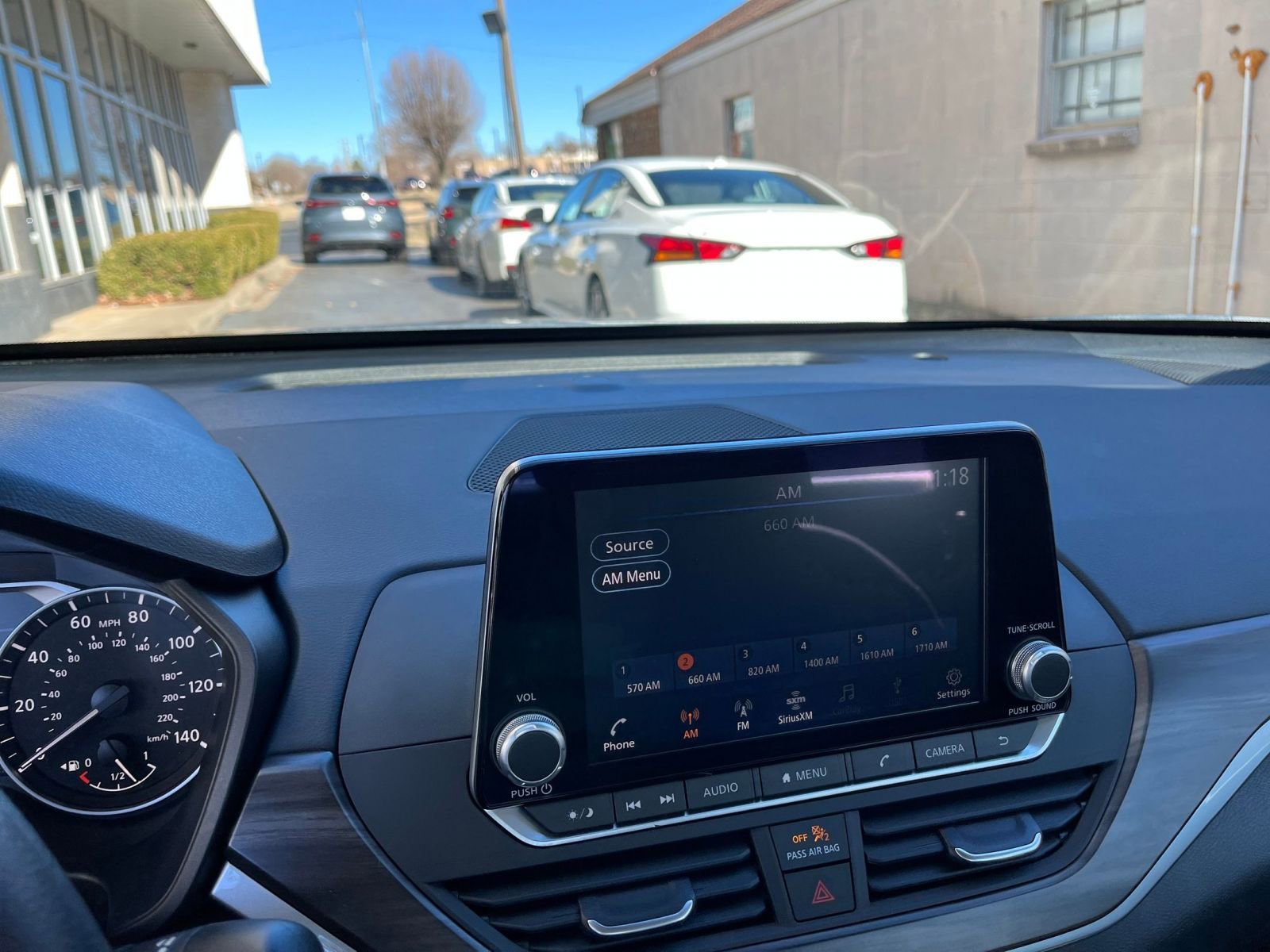 Used 2025 Nissan Altima 2.5 SV image 18